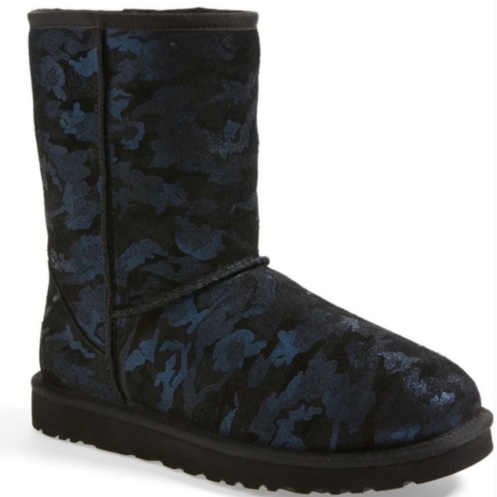 UGG Classic Short Metallic Camo Boot size 7
